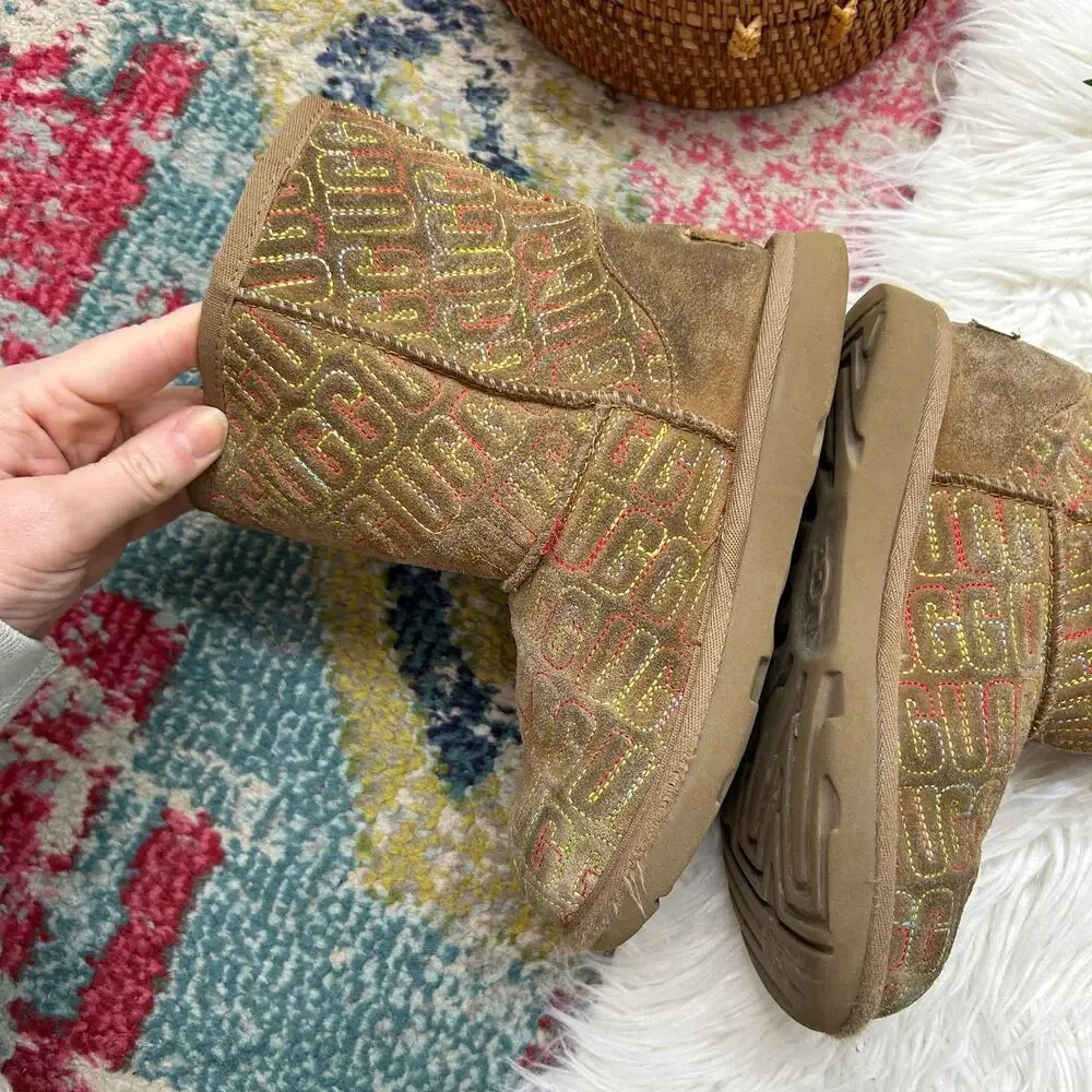 UGG some discoloration